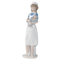 Фигурка NAO Медсестра 9х11х33 см, фарфор - NAO