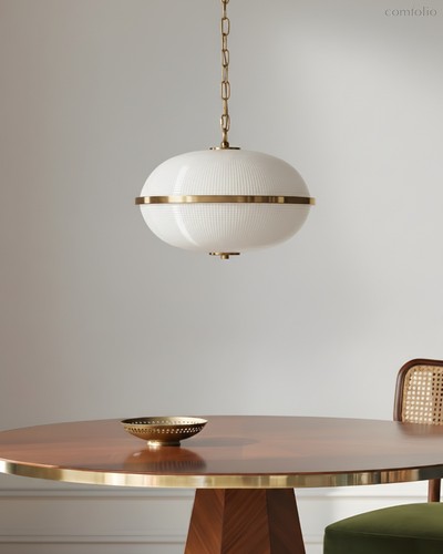 Золотой подвесной светильник Гейбл с белым плафоном, цвет полированная латунь - Louvre Home