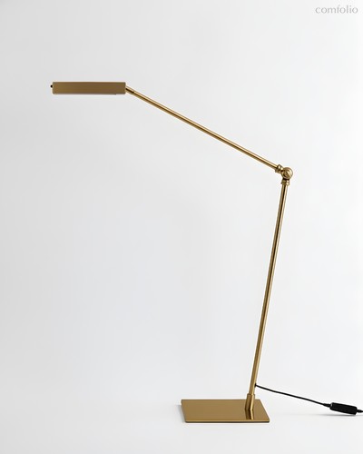 Золотая настольная лампа Уве, цвет полированная латунь - Louvre Home