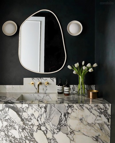 Белое настенное зеркало Нора, цвет белый - Louvre Home