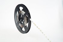 Светодиодная лента SMD, 12W/m, 3000K, 900 Lm/m, DC24V, CRI>95, IP20, уп. 5 м, серия DN8SSL - Donel